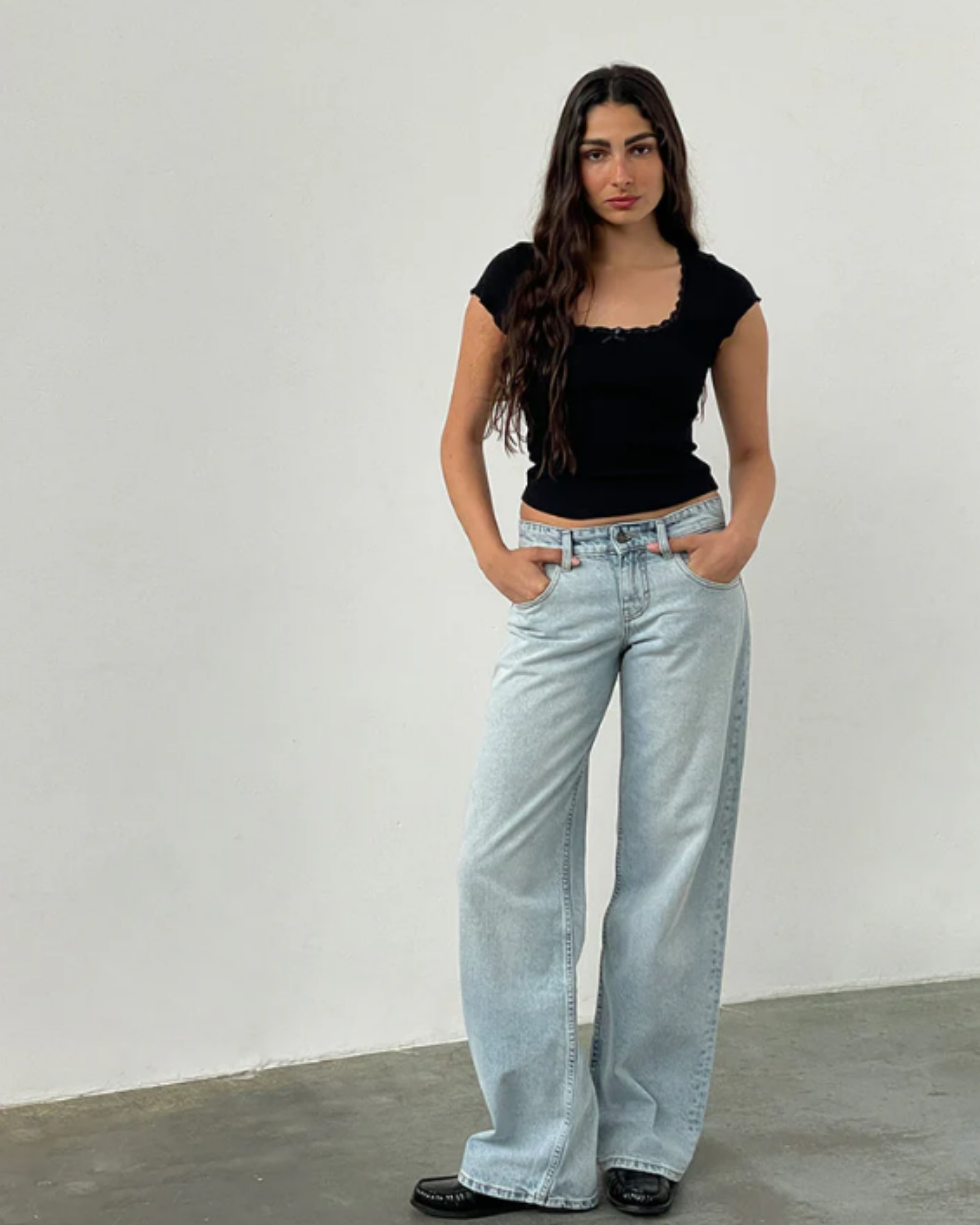 ARIA | LOW-RISE JEANS